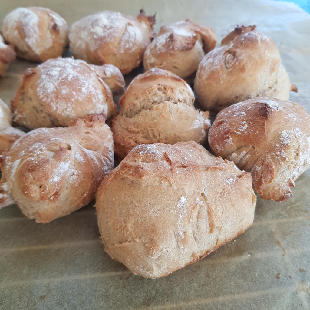 Bürli mit Roggenmehl